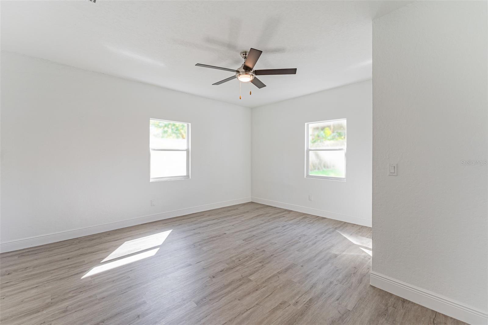 Image 21 of 46 For 1305 Osborne Avenue