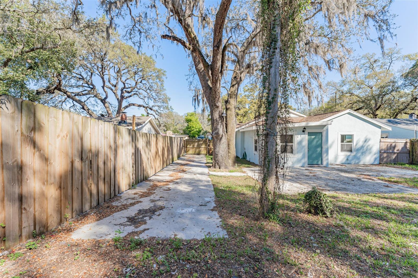 Image 38 of 46 For 1305 Osborne Avenue