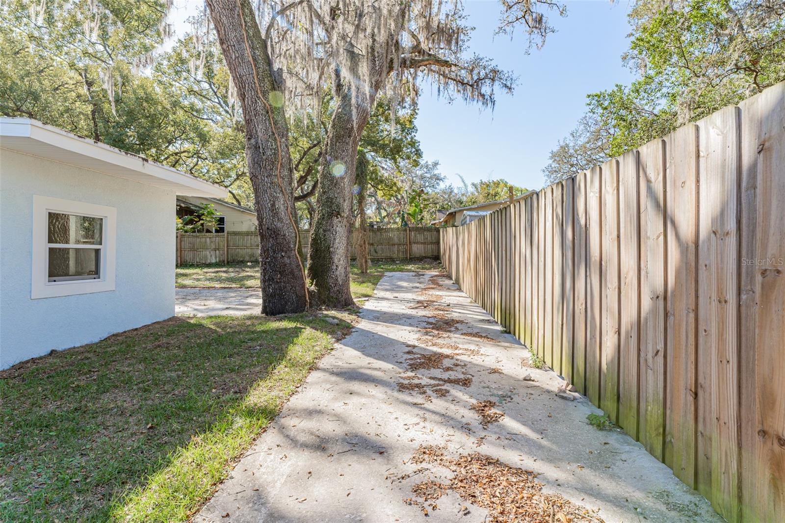 Image 41 of 46 For 1305 Osborne Avenue