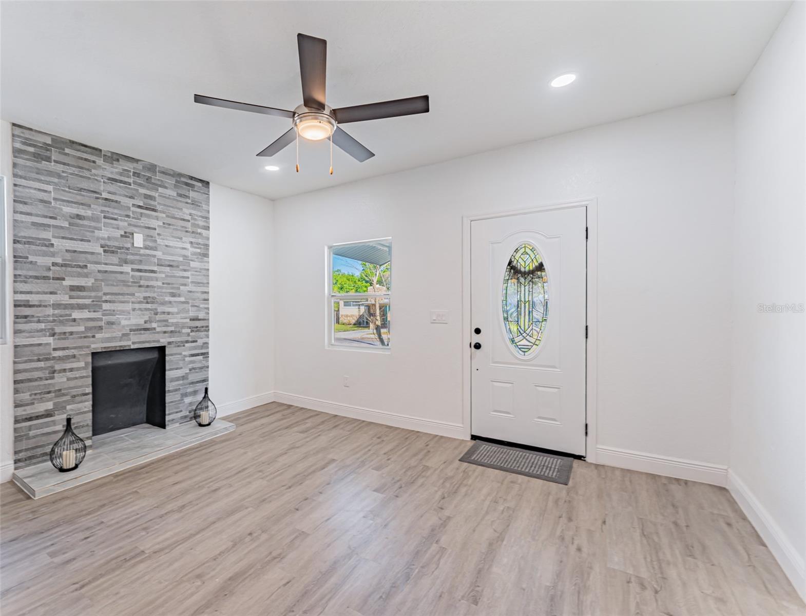 Image 8 of 46 For 1305 Osborne Avenue