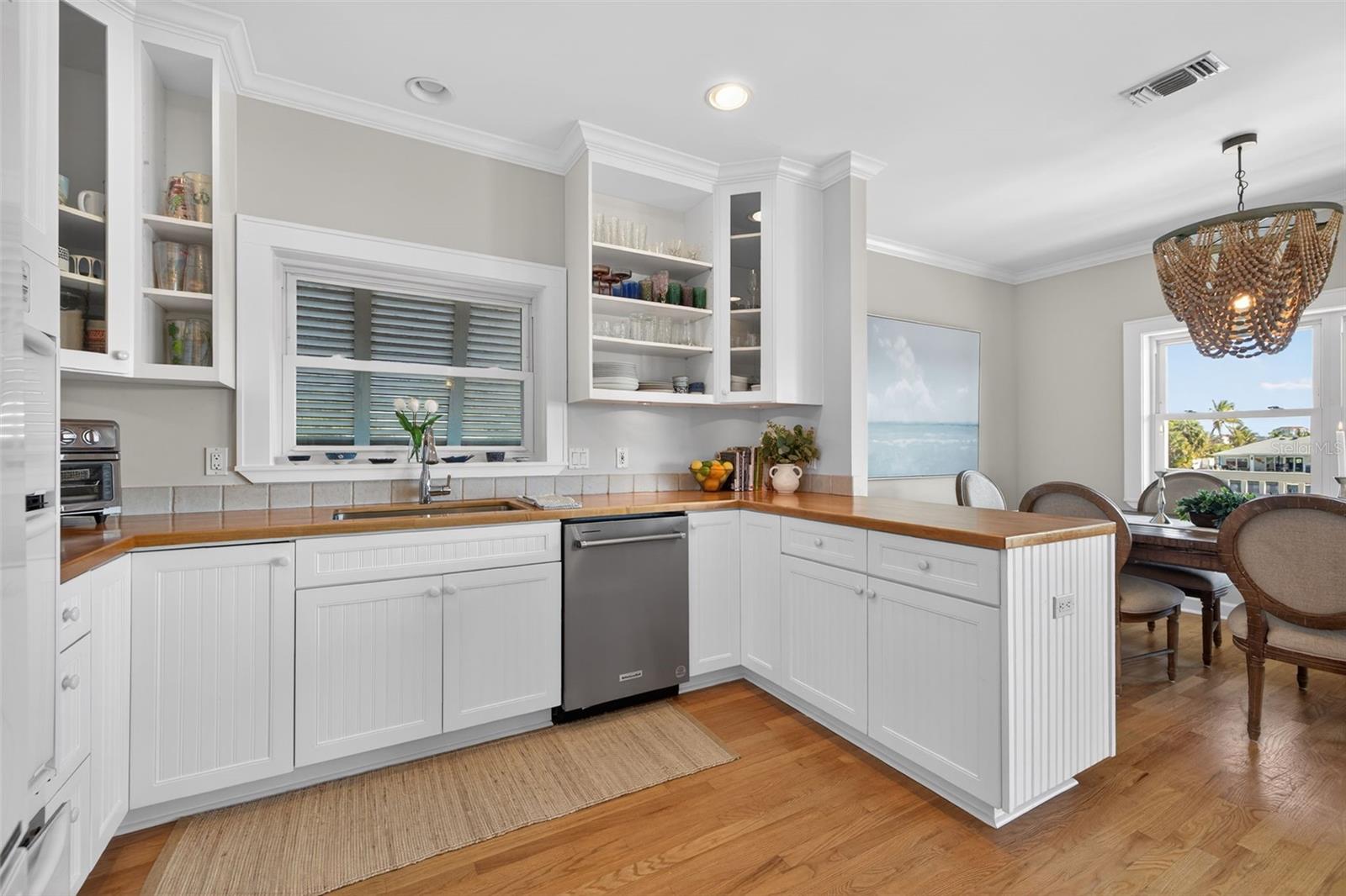 Image 13 of 72 For 2503 Pass A Grille Way