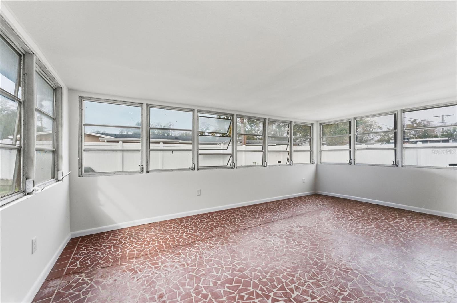 Image 24 of 32 For 4519 Trask Street