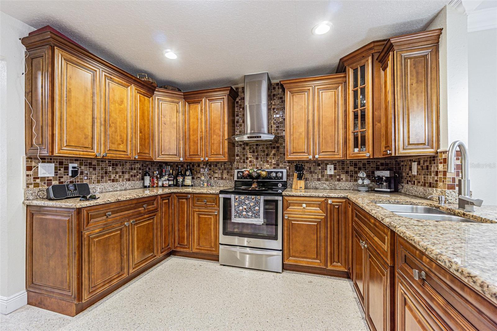 Image 11 of 34 For 3112 Henry Avenue