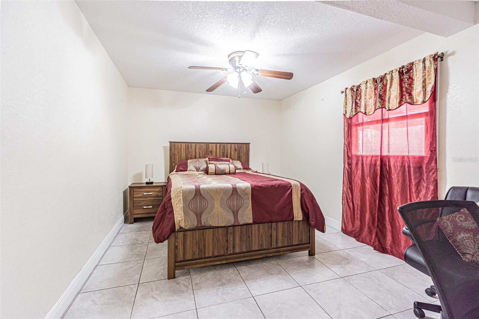 Image 13 of 34 For 3112 Henry Avenue