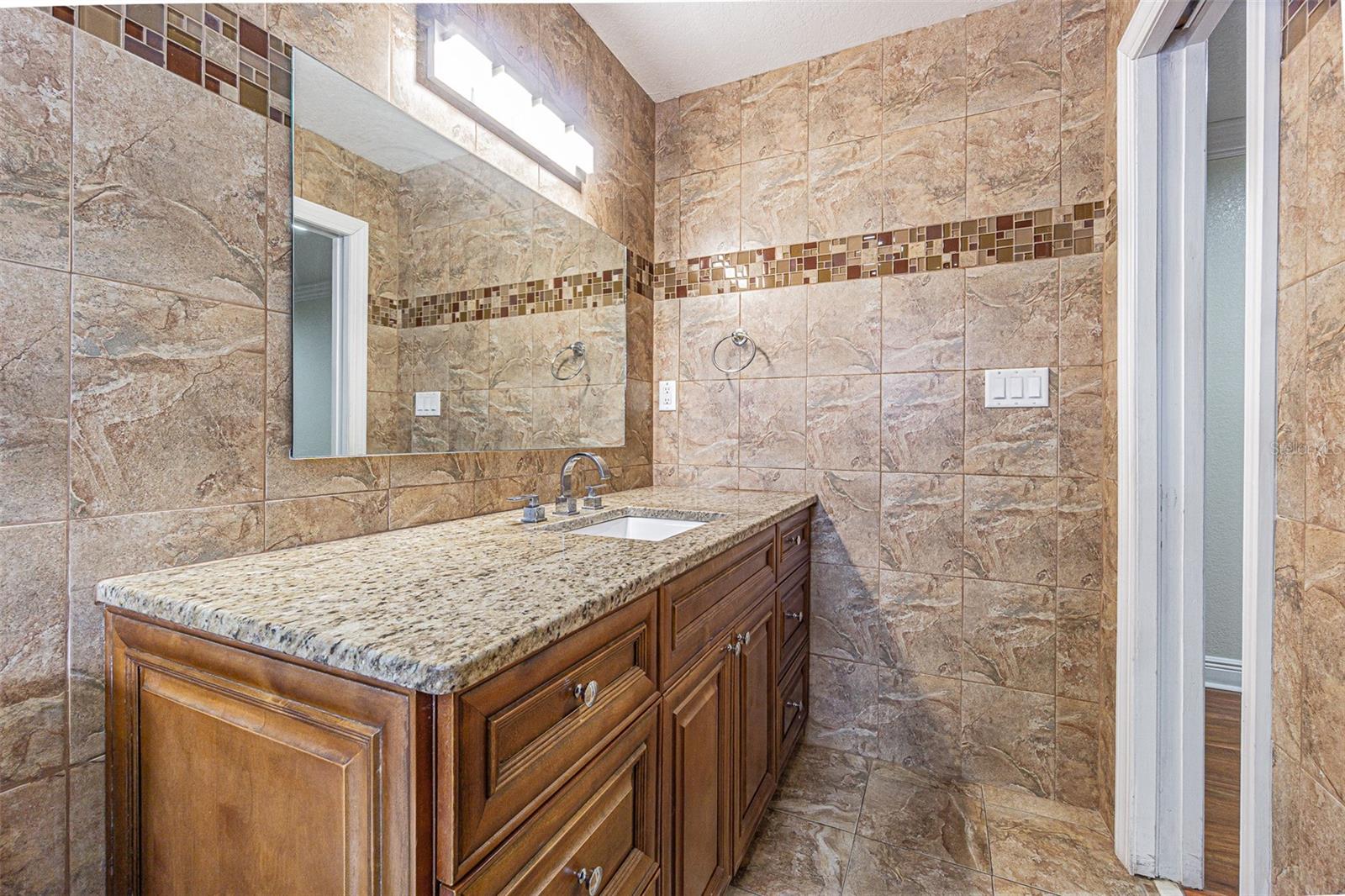 Image 17 of 34 For 3112 Henry Avenue