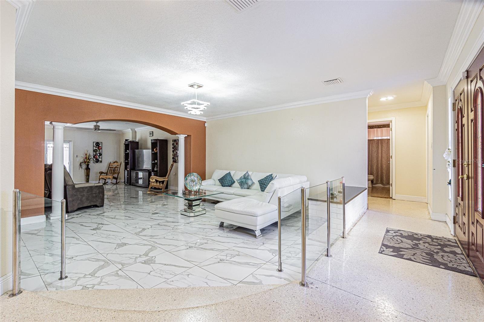 Image 23 of 34 For 3112 Henry Avenue