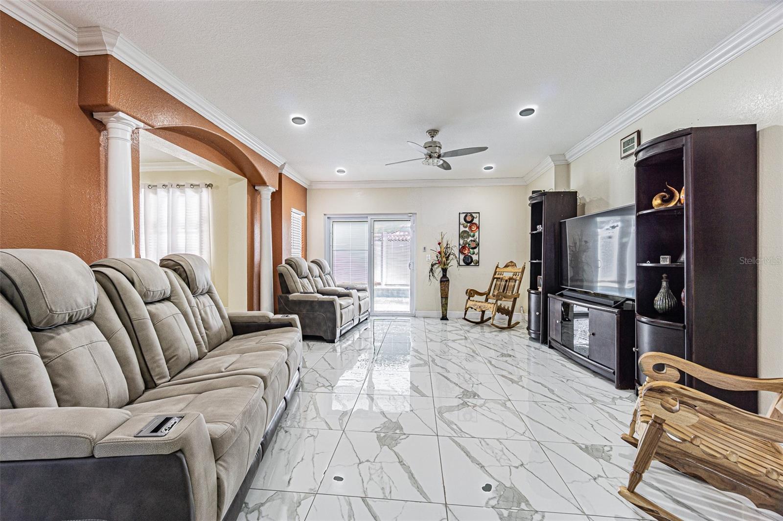 Image 24 of 34 For 3112 Henry Avenue