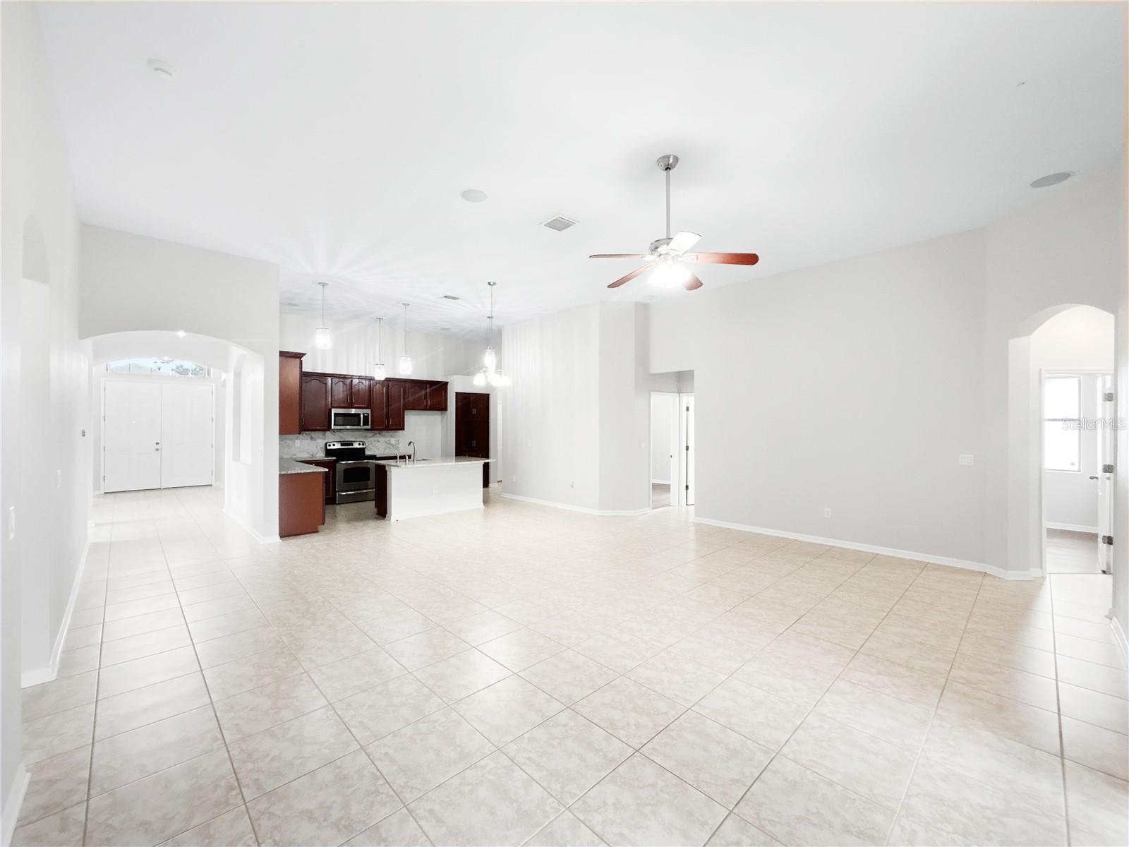 Image 12 of 53 For 8437 White Poplar Drive