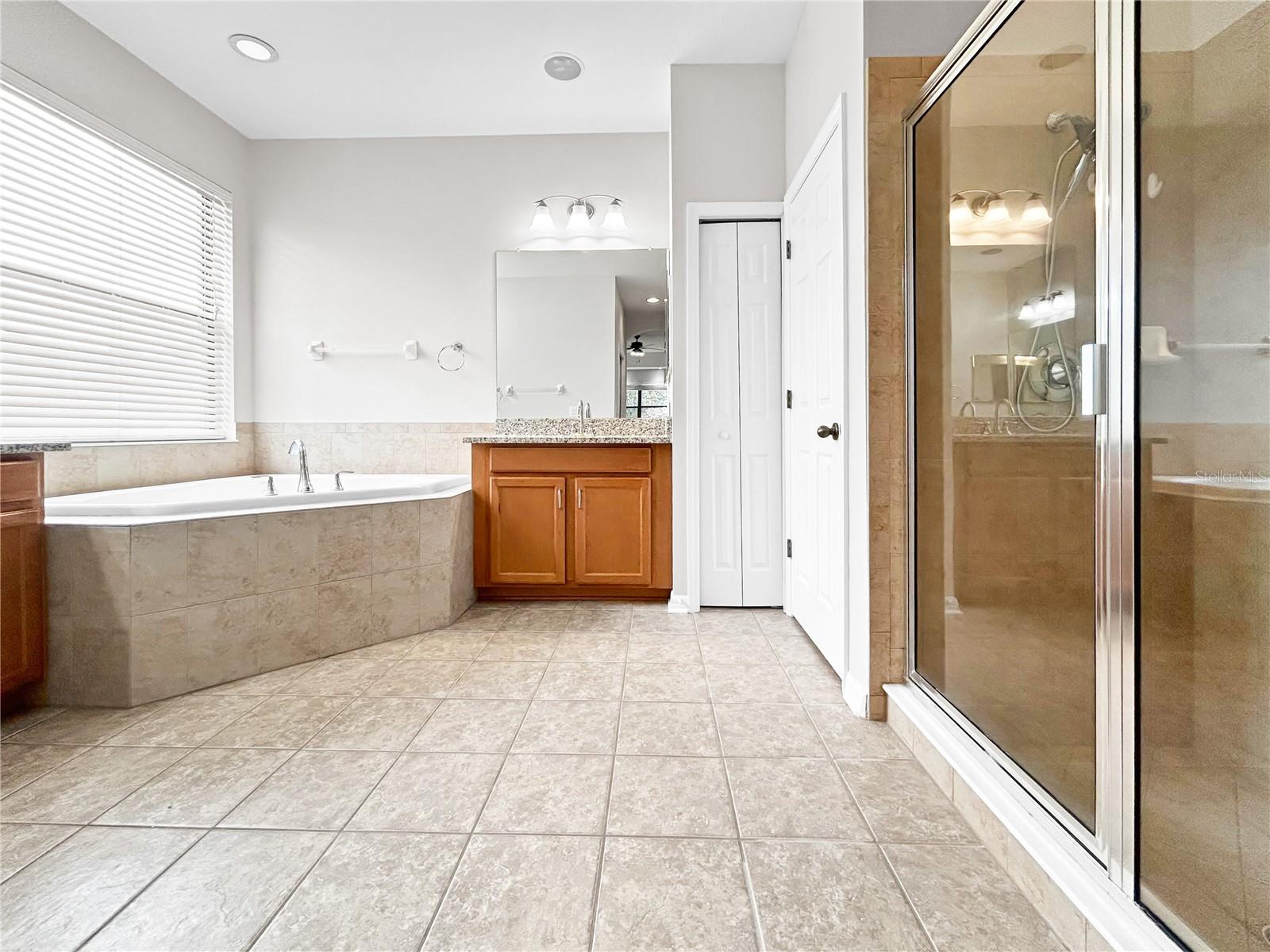 Image 24 of 53 For 8437 White Poplar Drive