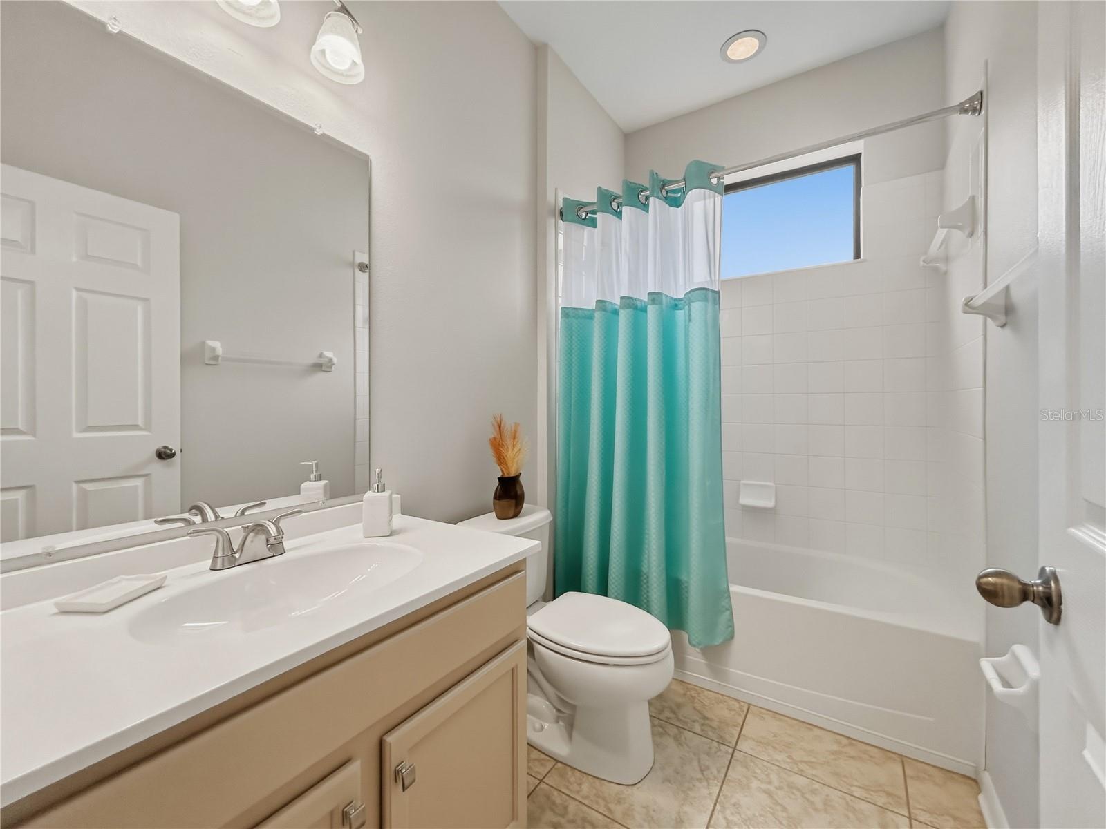 Image 32 of 53 For 8437 White Poplar Drive