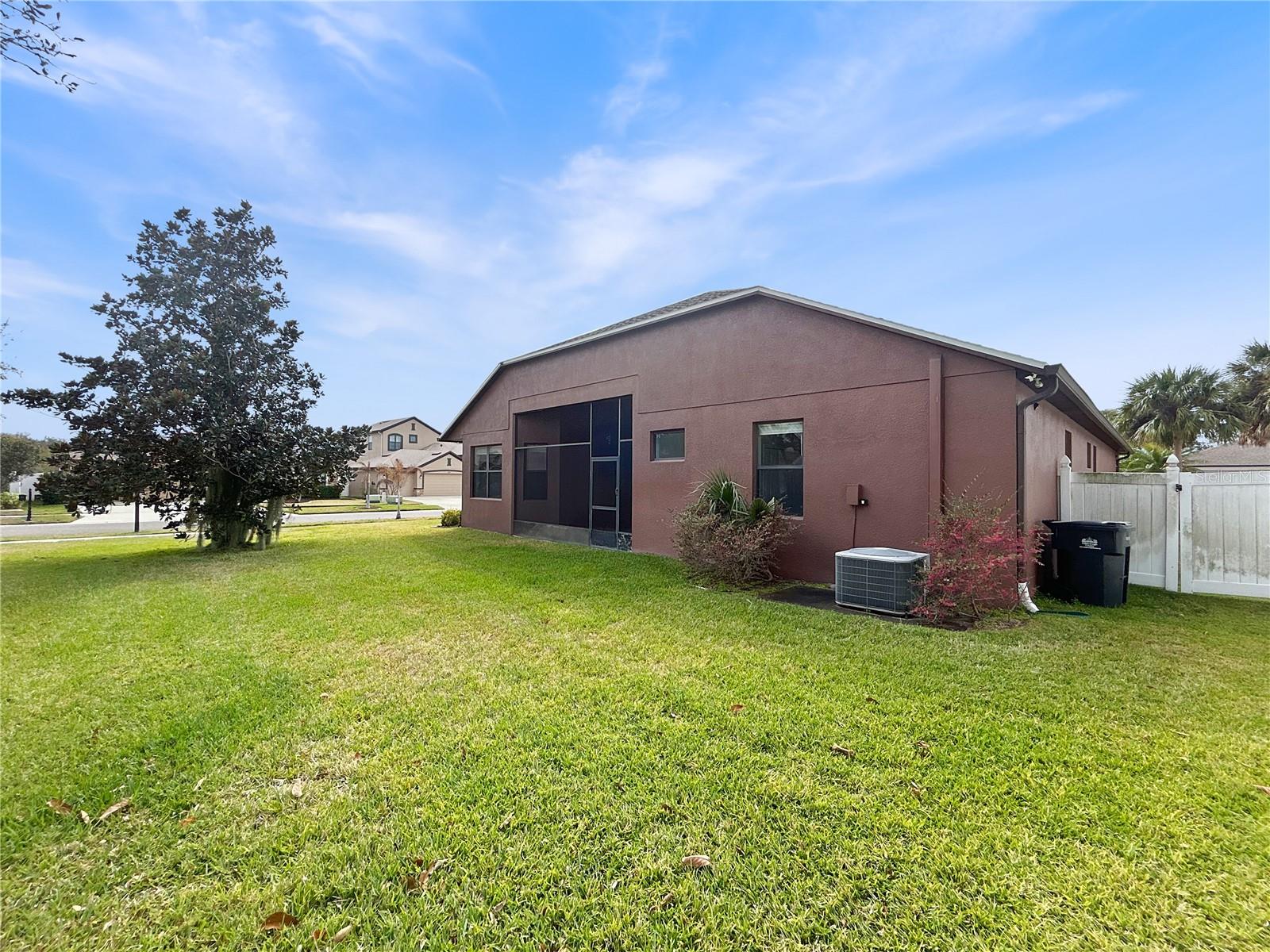 Image 44 of 53 For 8437 White Poplar Drive