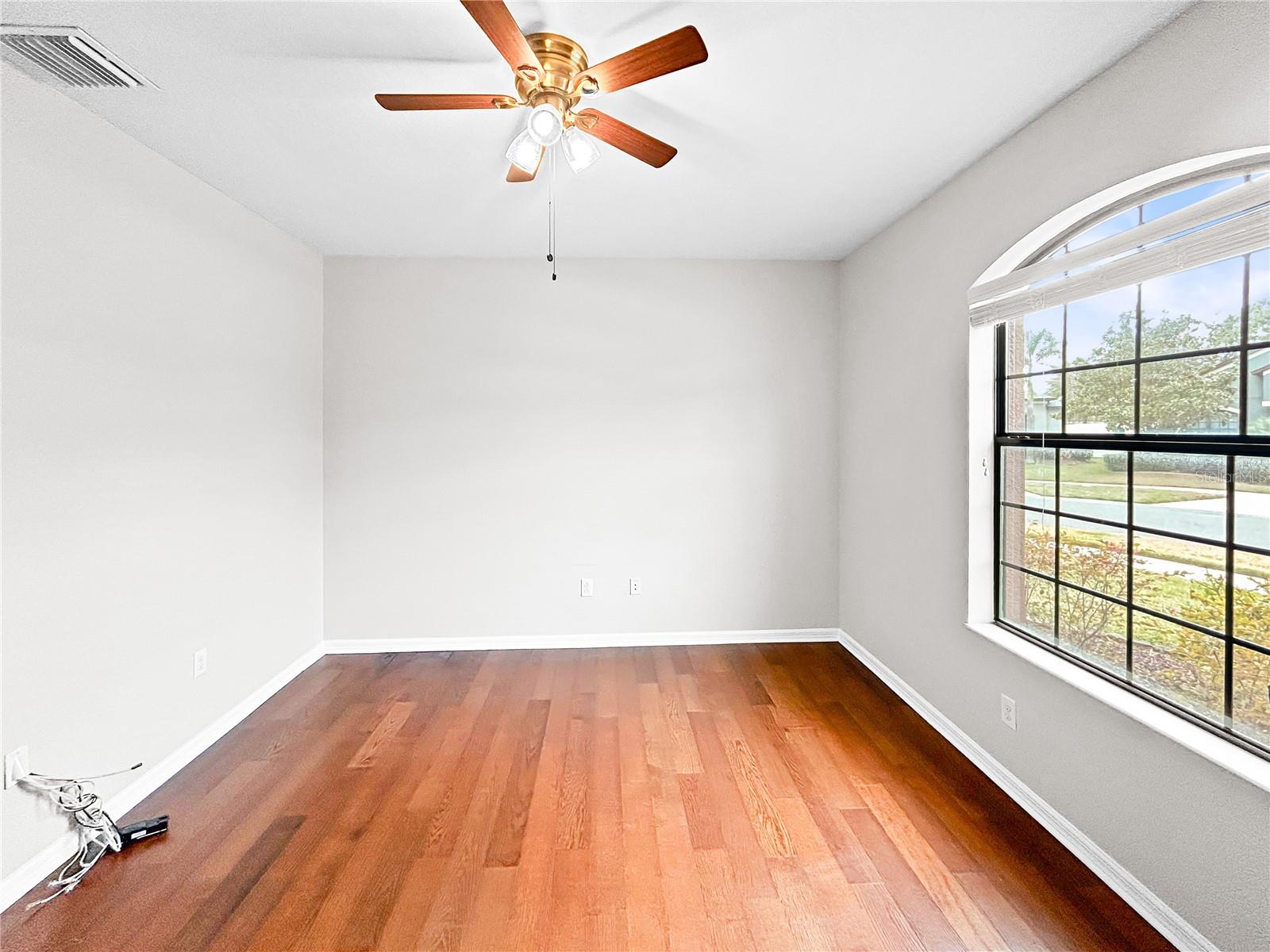 Image 7 of 53 For 8437 White Poplar Drive