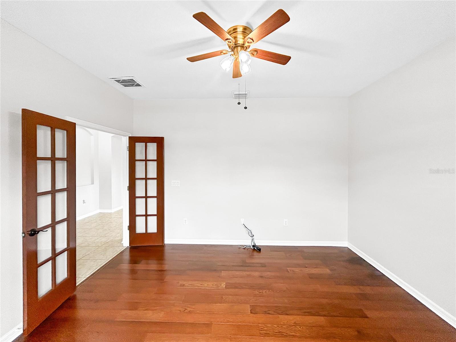 Image 8 of 53 For 8437 White Poplar Drive