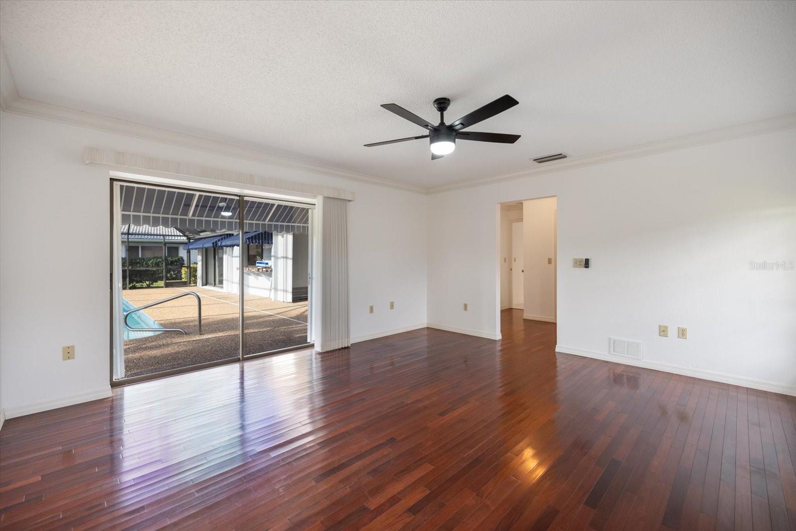 Image 26 of 36 For 952 Gondola Drive