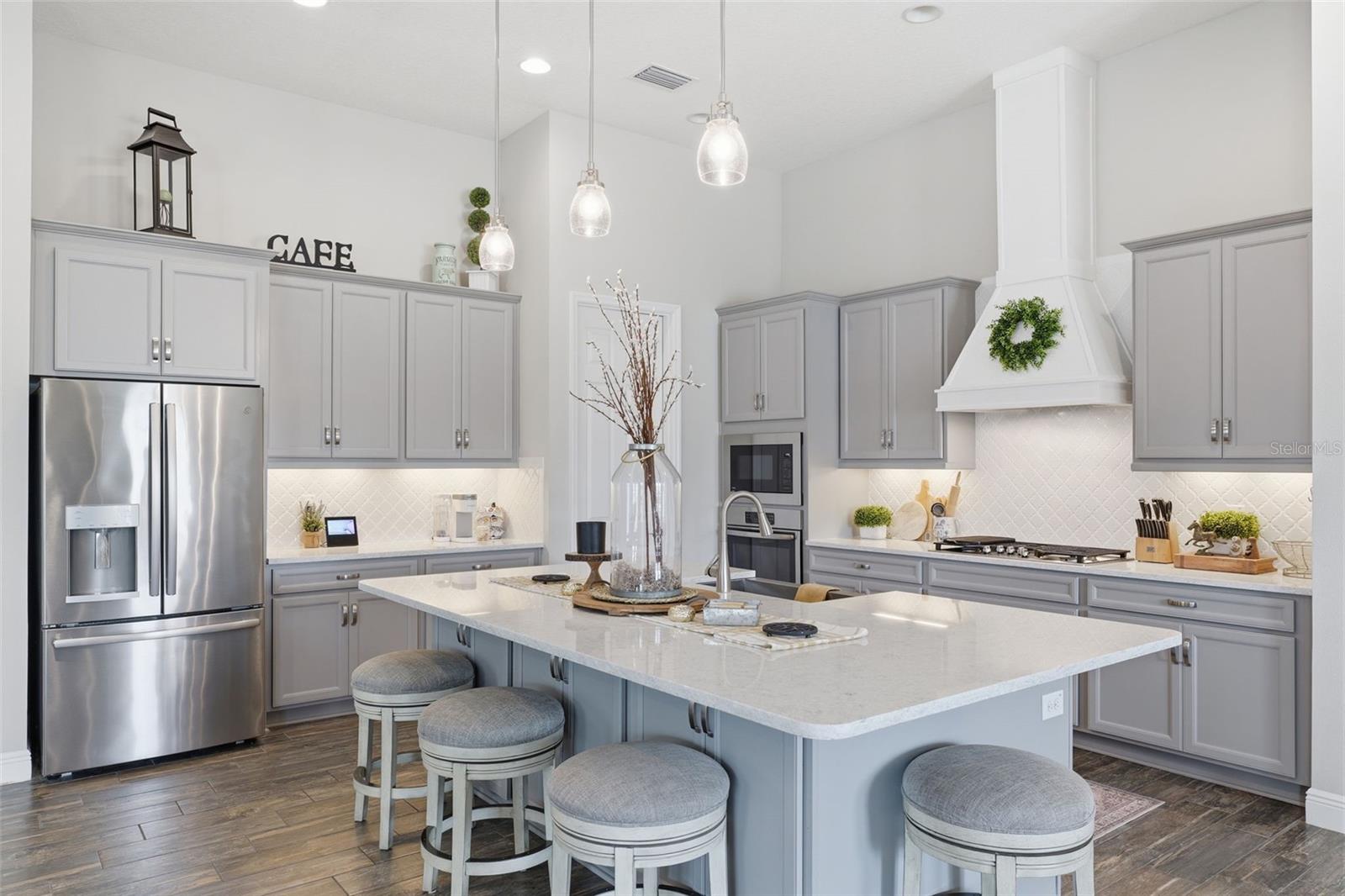 Image 13 of 50 For 8130 Water Color Drive