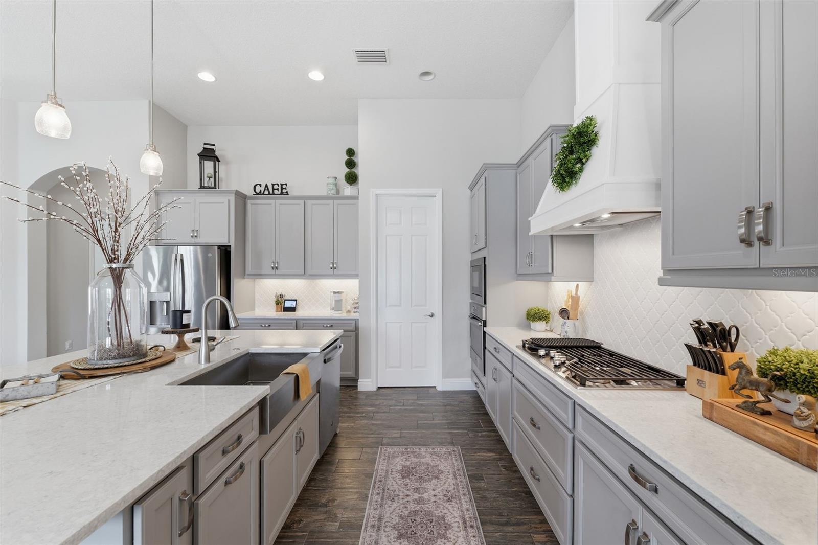 Image 15 of 50 For 8130 Water Color Drive