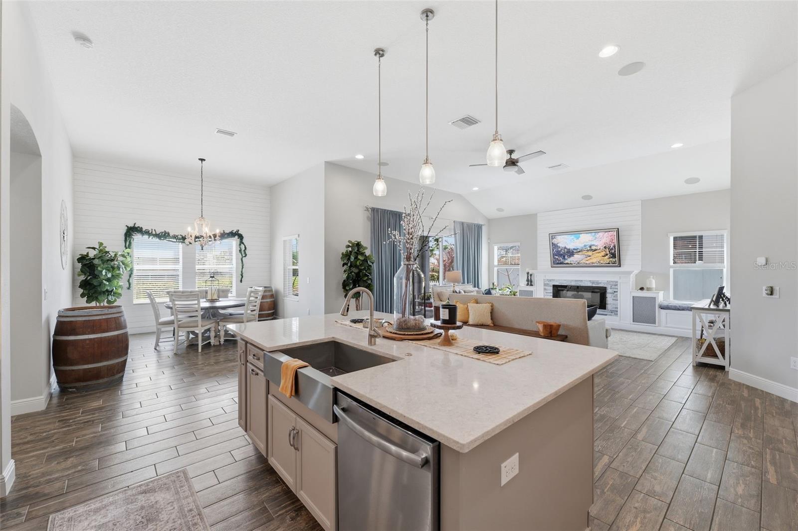 Image 16 of 50 For 8130 Water Color Drive