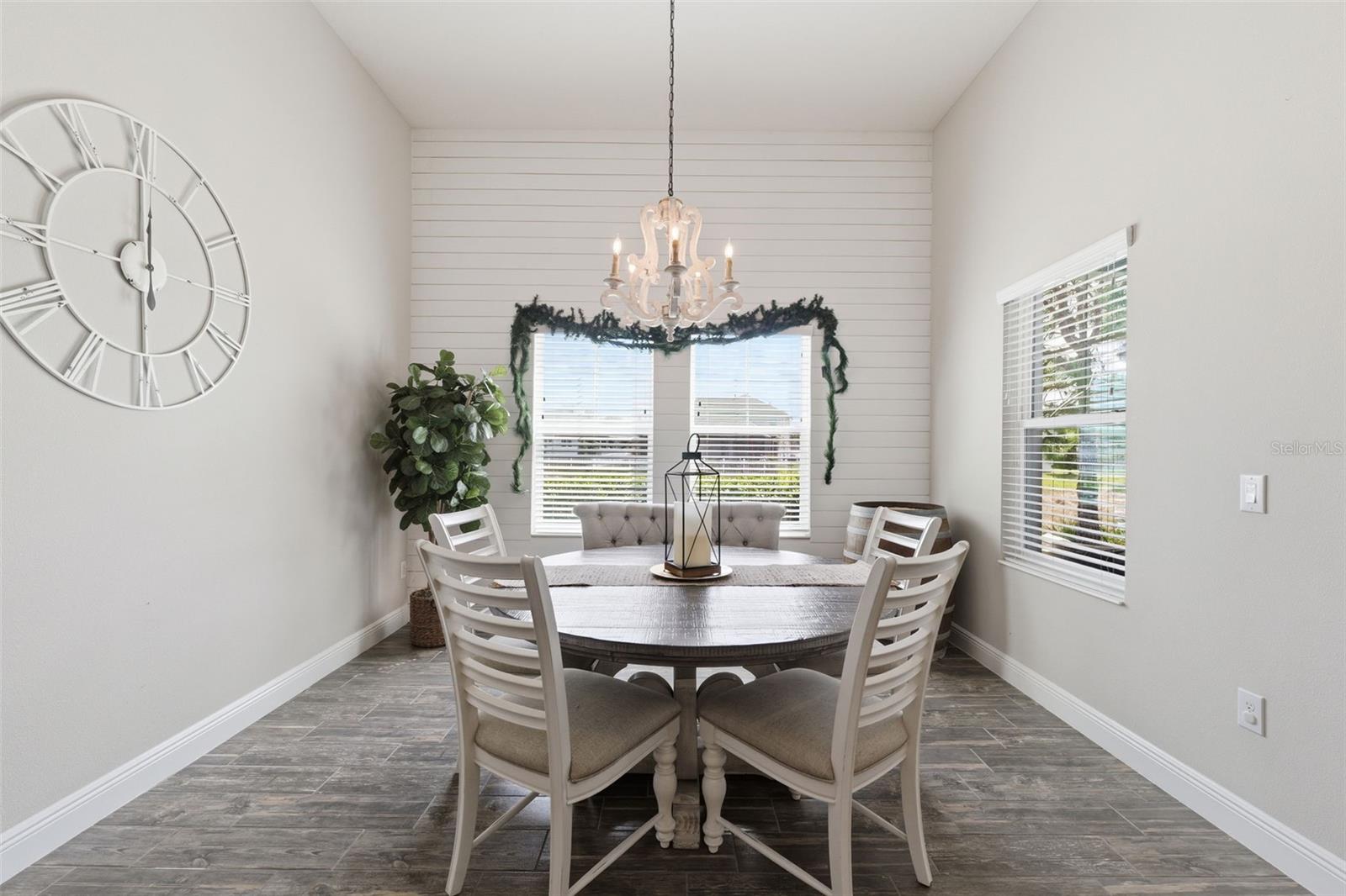 Image 17 of 50 For 8130 Water Color Drive