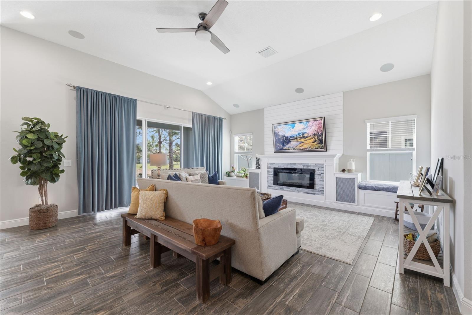 Image 8 of 50 For 8130 Water Color Drive