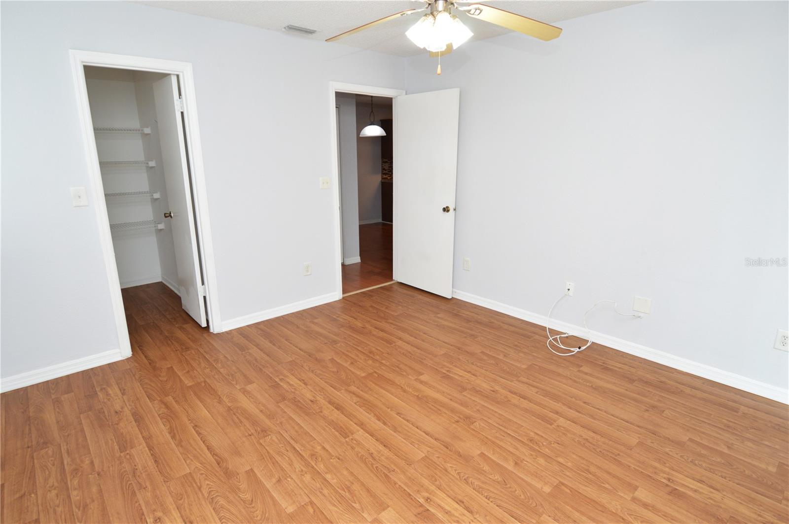 Image 39 of 95 For 10263 Gandy Boulevard N 505