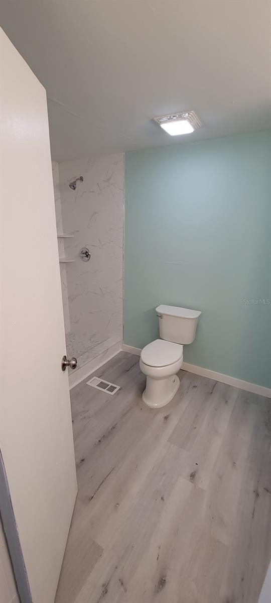 Image 21 of 24 For 12242 Parkwood Street