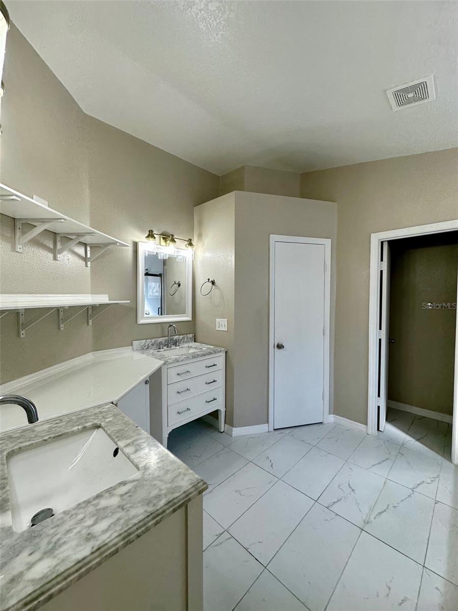 Image 11 of 14 For 5541 Dark Star Loop