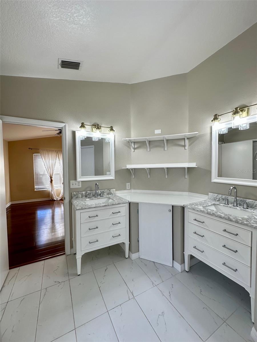 Image 13 of 14 For 5541 Dark Star Loop