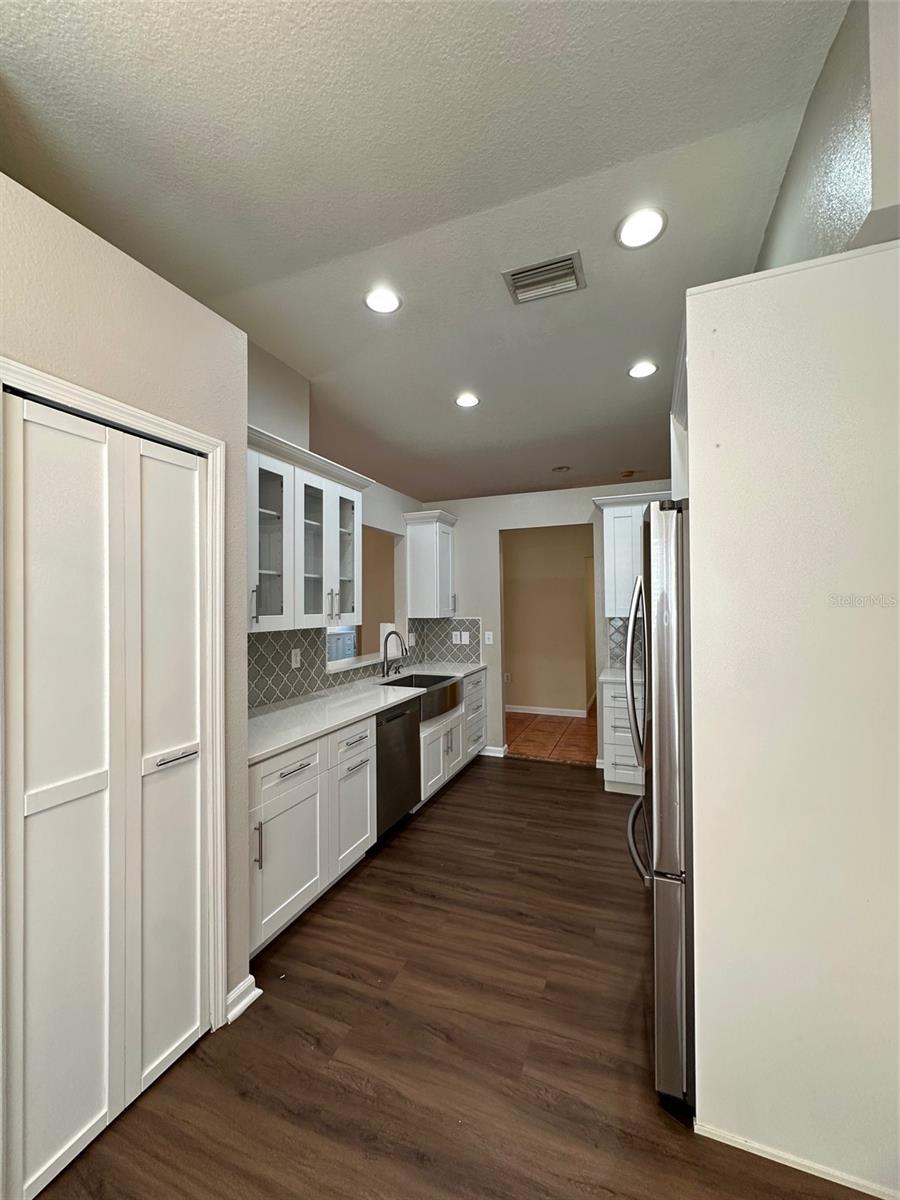 Image 7 of 14 For 5541 Dark Star Loop