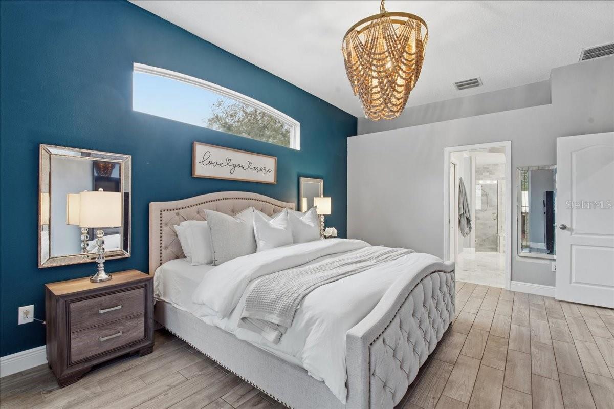 Image 21 of 71 For 1007 Split Silk Street