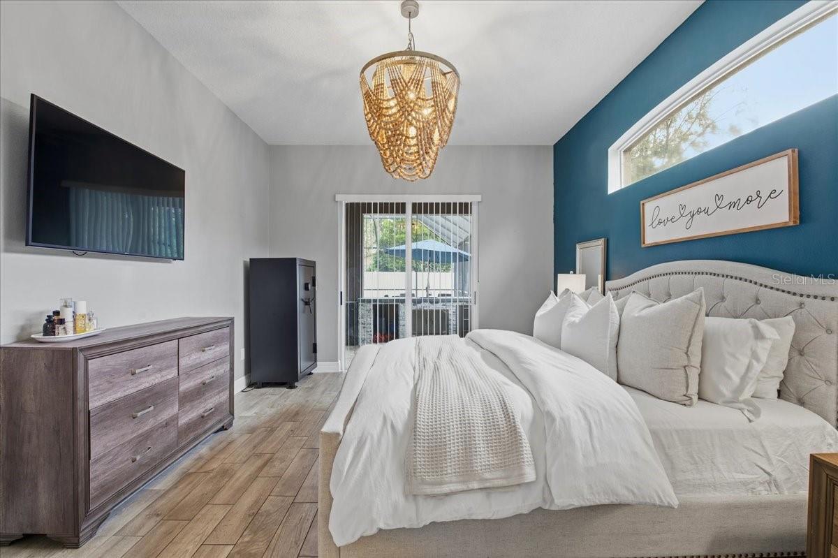 Image 23 of 71 For 1007 Split Silk Street