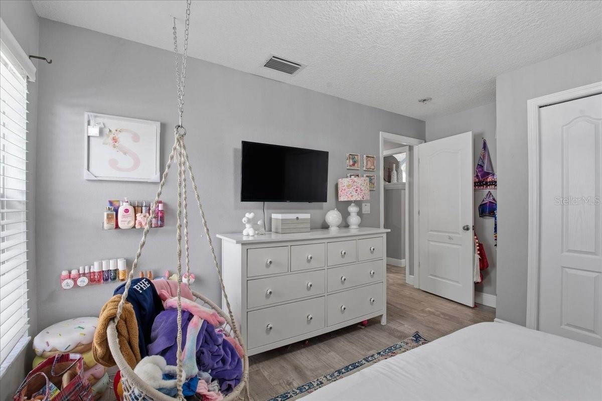 Image 37 of 71 For 1007 Split Silk Street