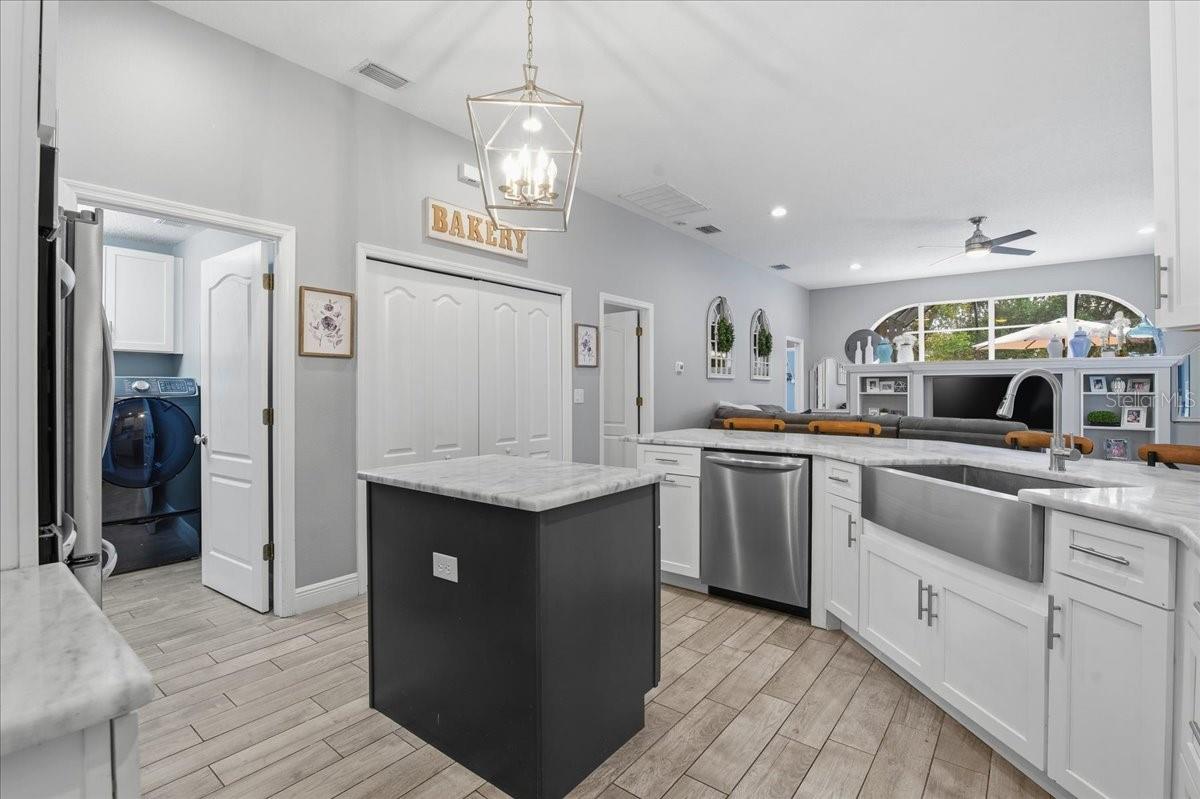 Image 41 of 71 For 1007 Split Silk Street