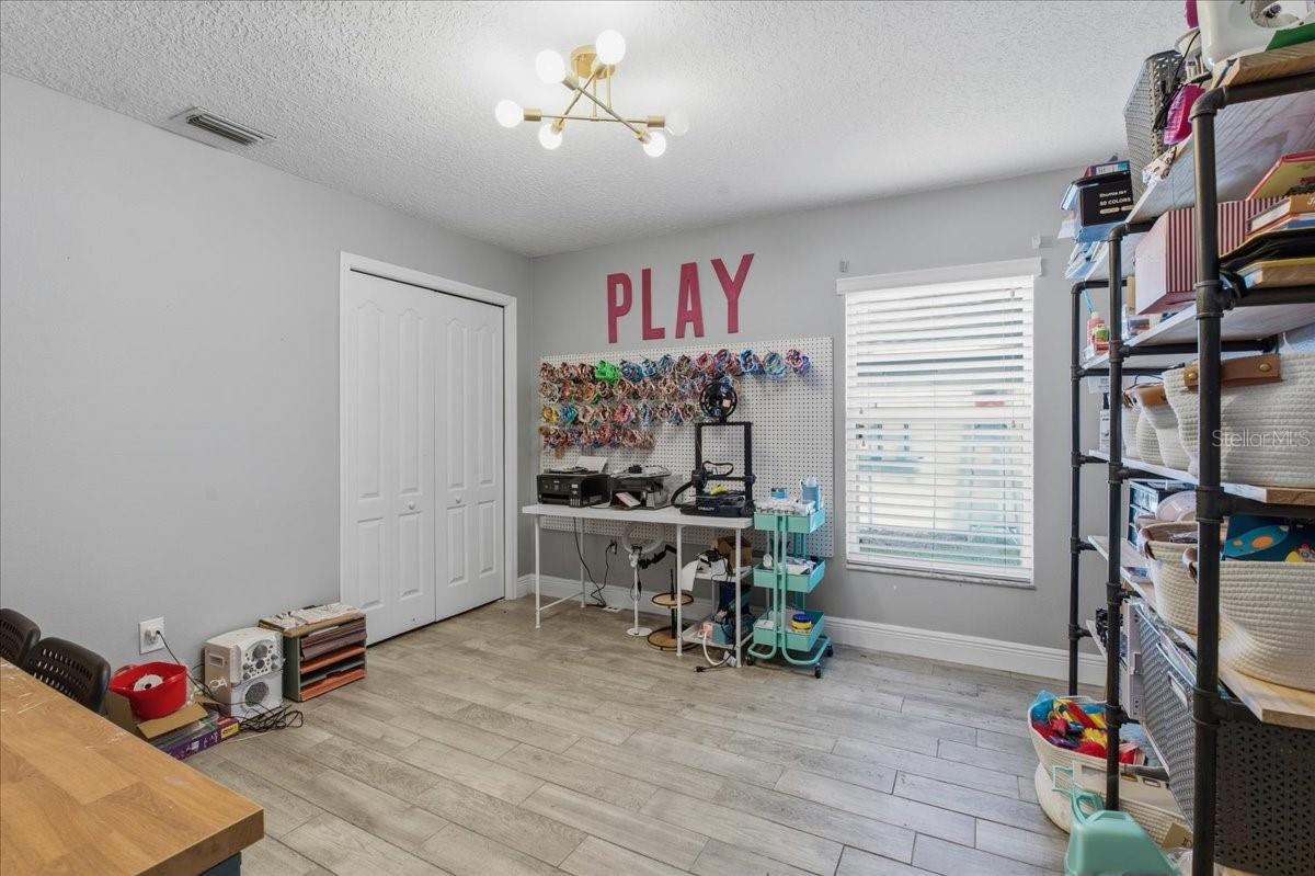 Image 42 of 71 For 1007 Split Silk Street