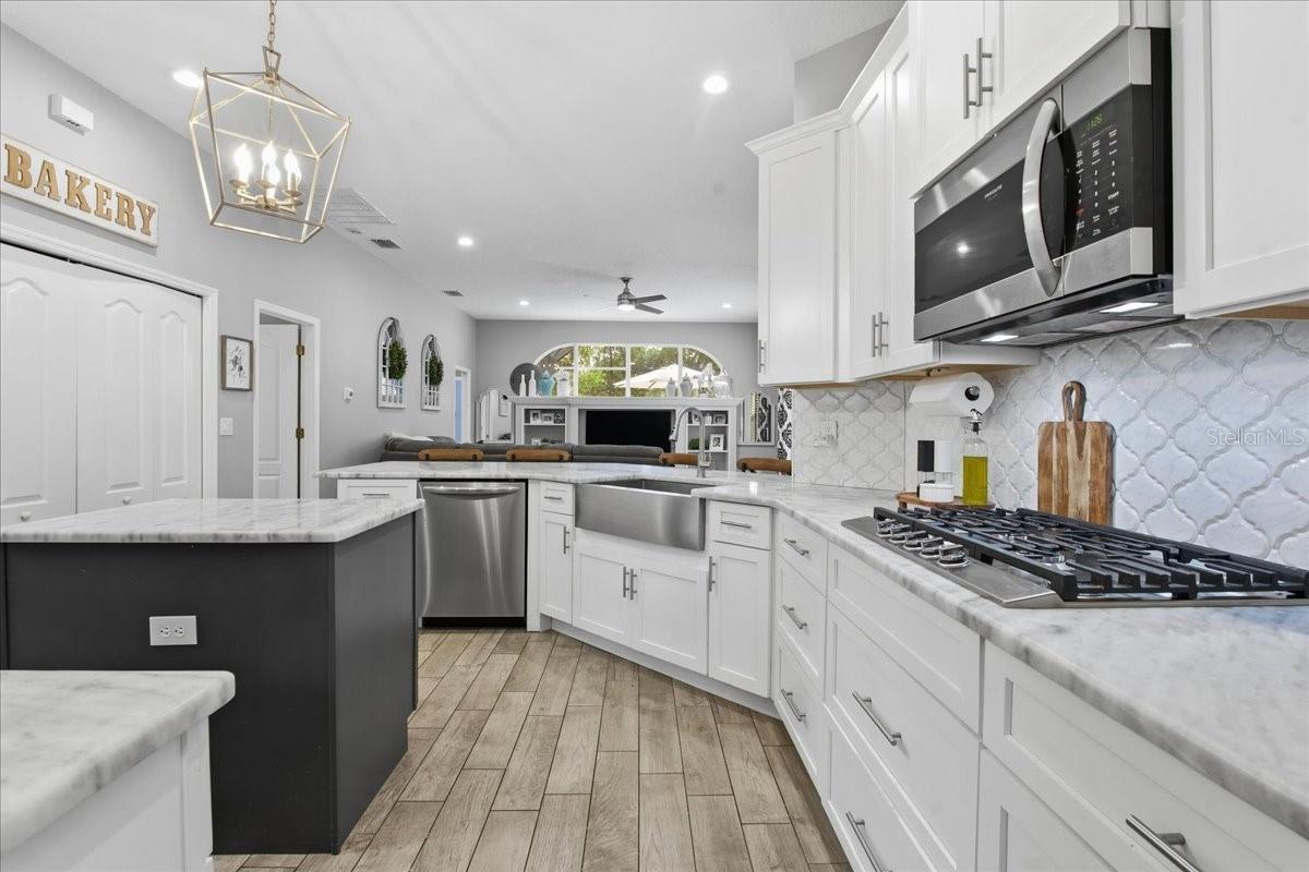 Image 46 of 71 For 1007 Split Silk Street