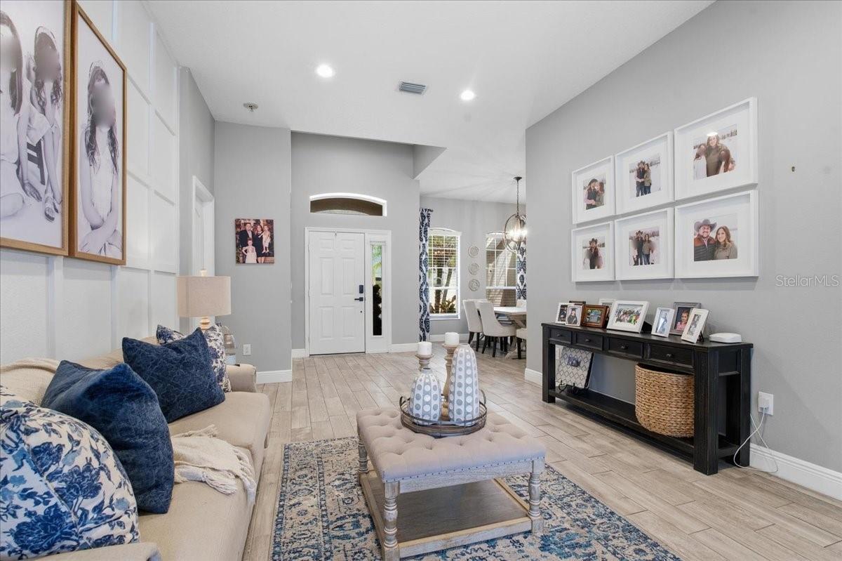 Image 8 of 71 For 1007 Split Silk Street