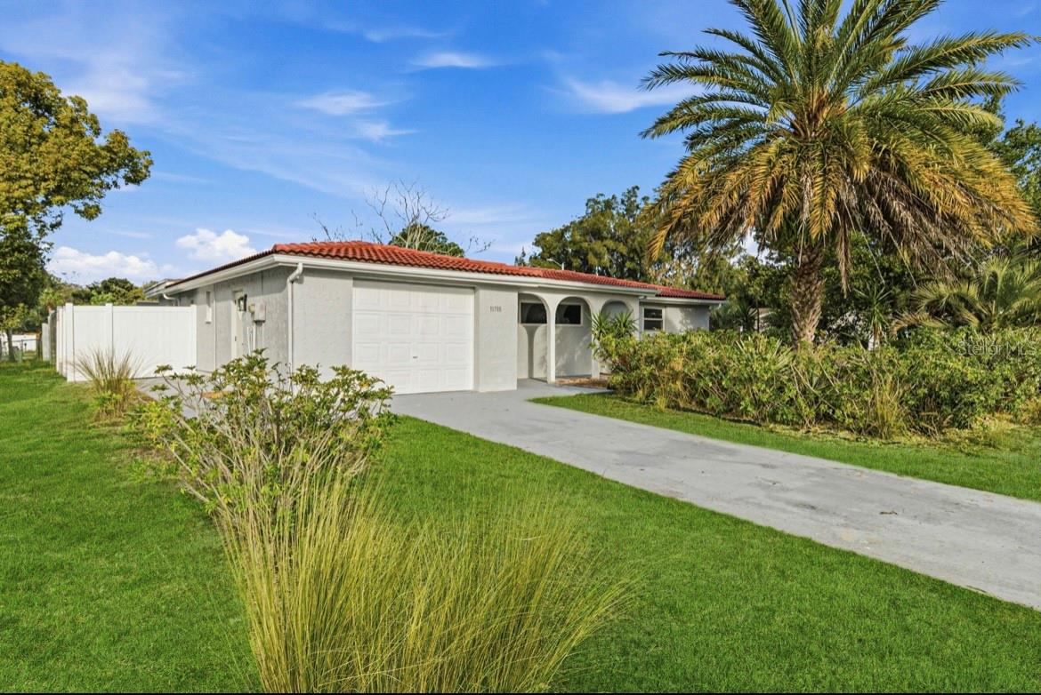 Listing photo id 1 for 11705 Ibis Lane