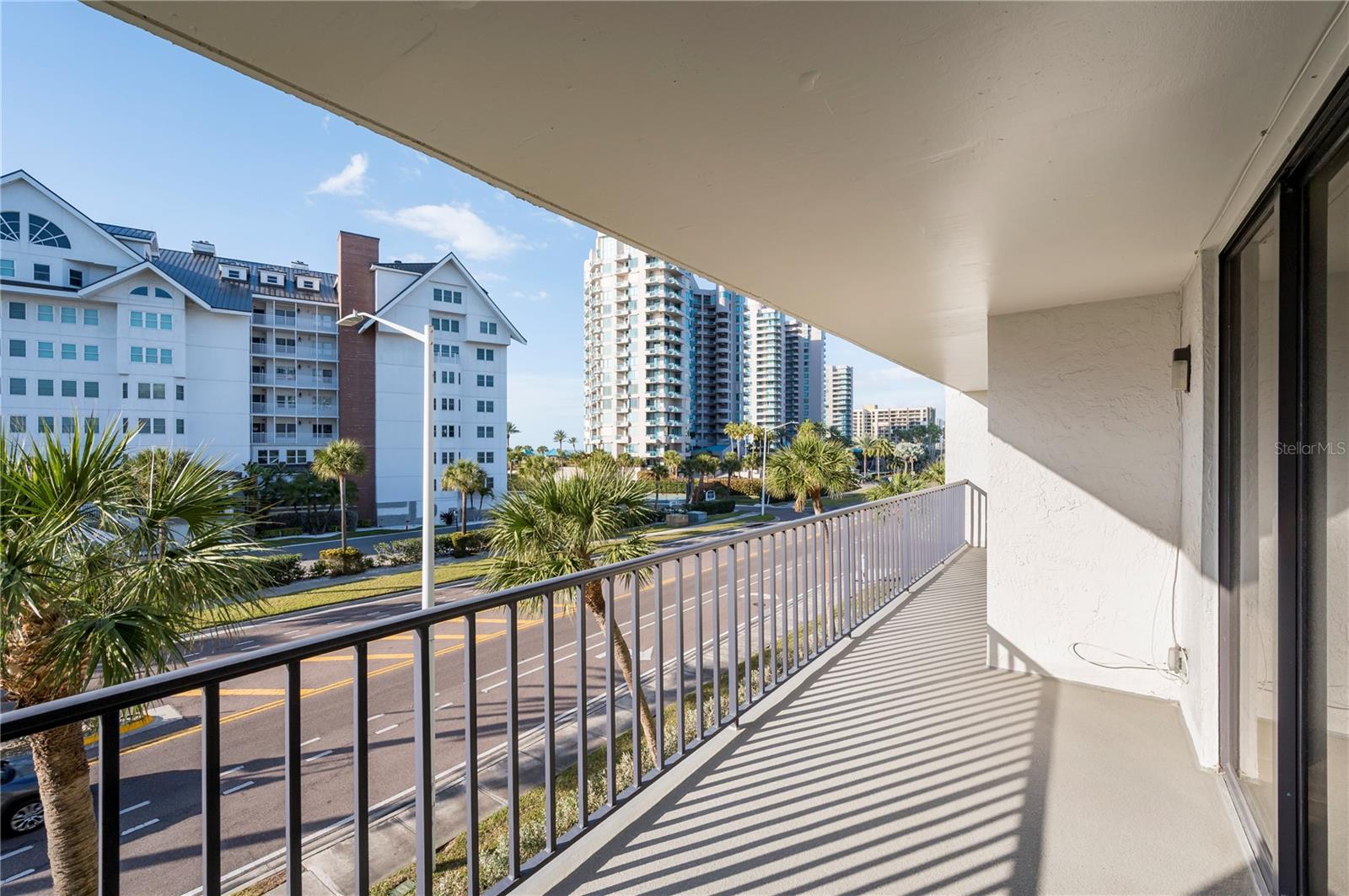 Listing photo id 23 for 1591 Gulf Boulevard 203s
