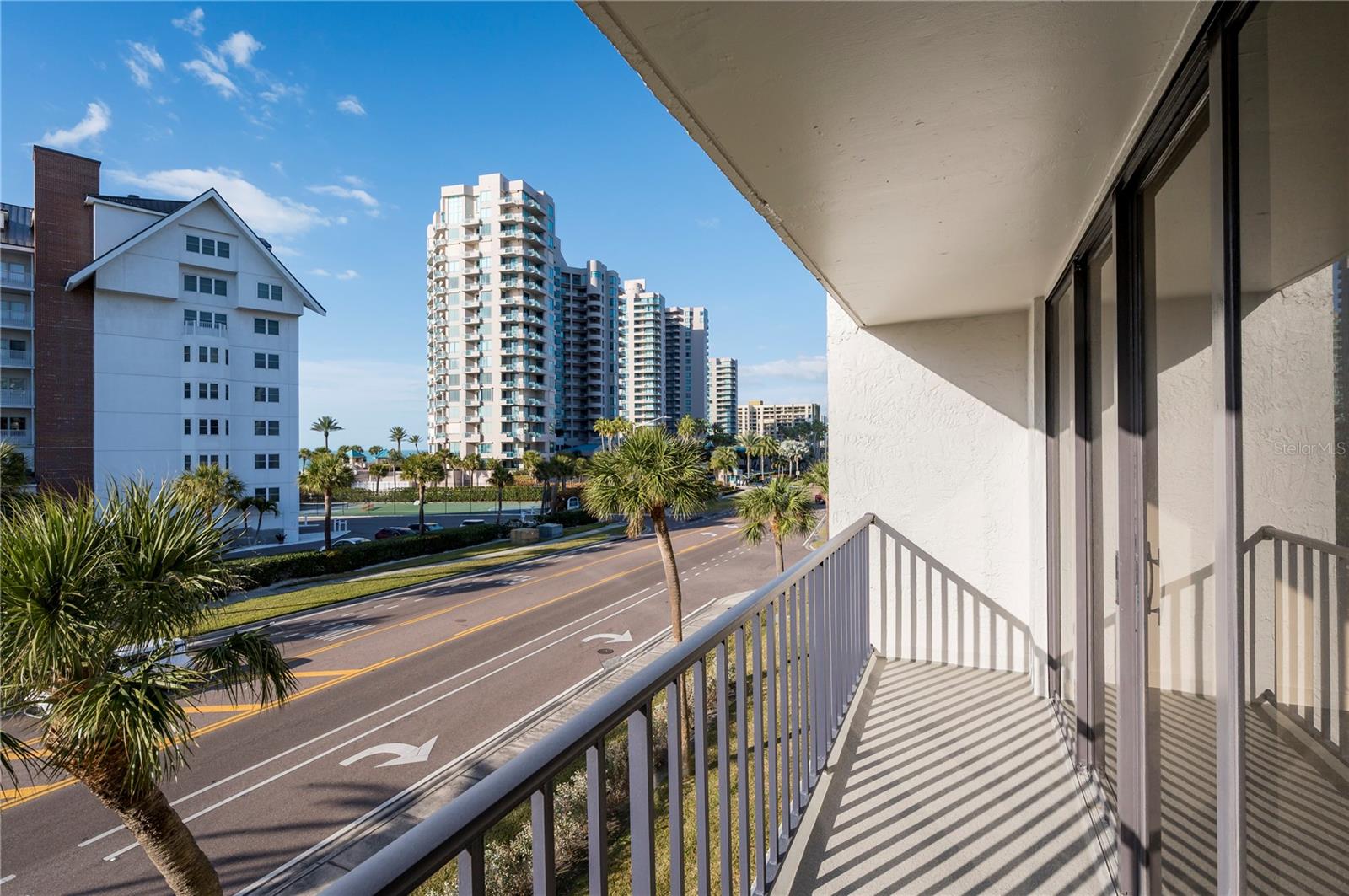 Listing photo id 25 for 1591 Gulf Boulevard 203s