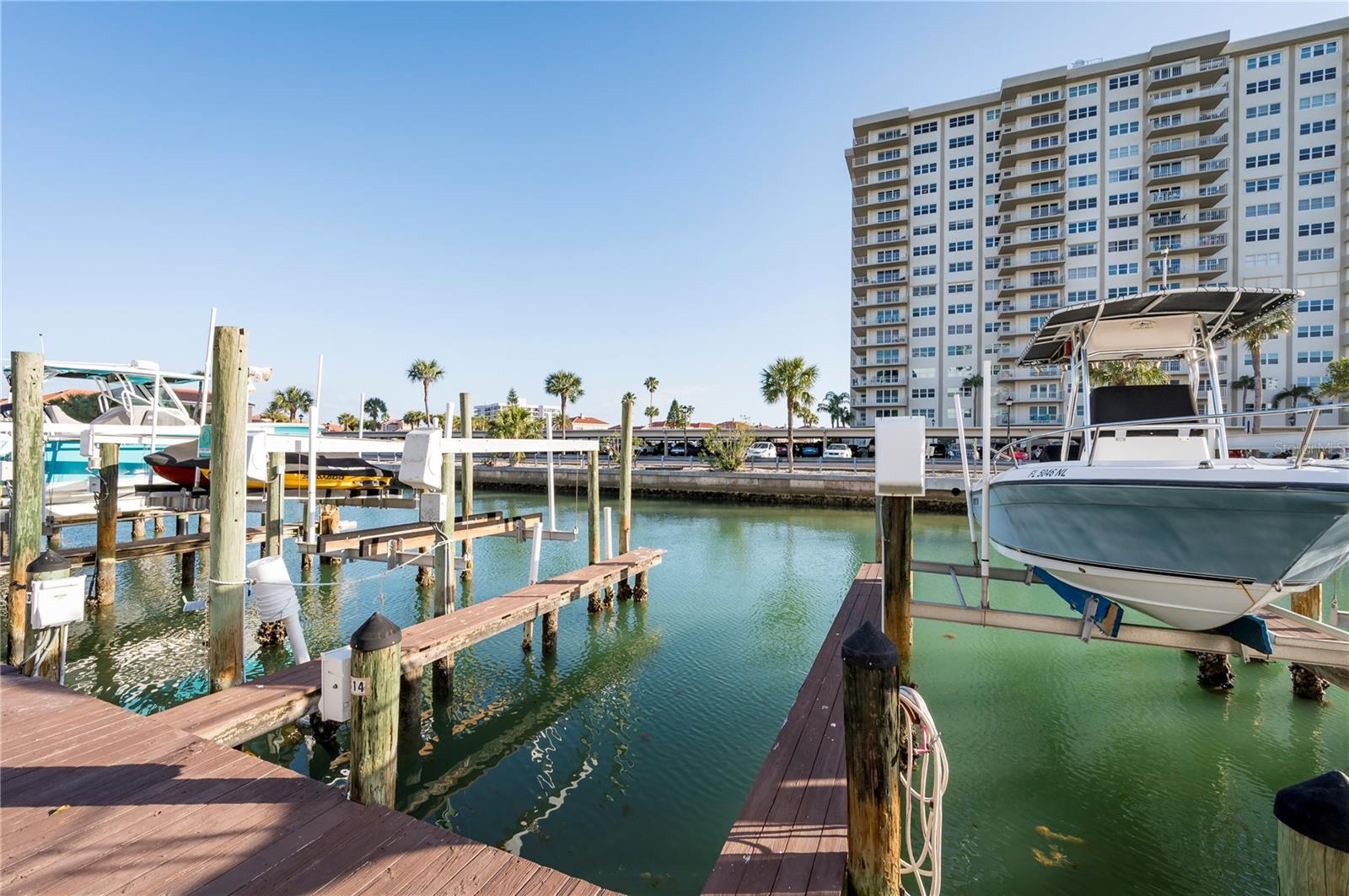 Listing photo id 30 for 1591 Gulf Boulevard 203s