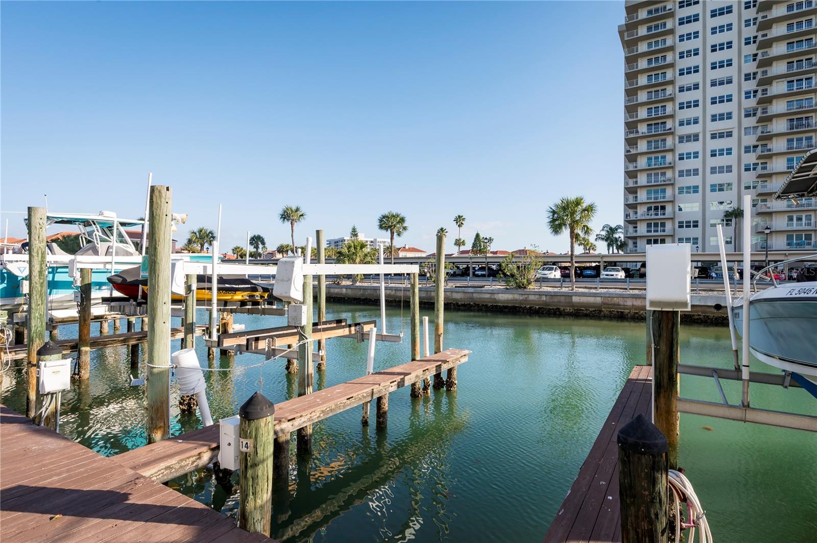 Listing photo id 31 for 1591 Gulf Boulevard 203s
