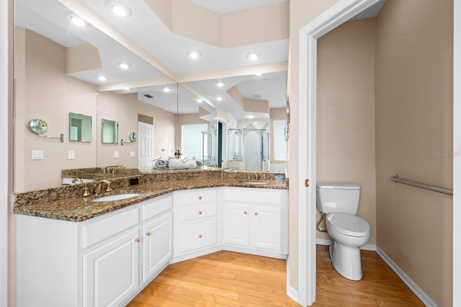 Image 14 of 37 For 4302 River Close Boulevard