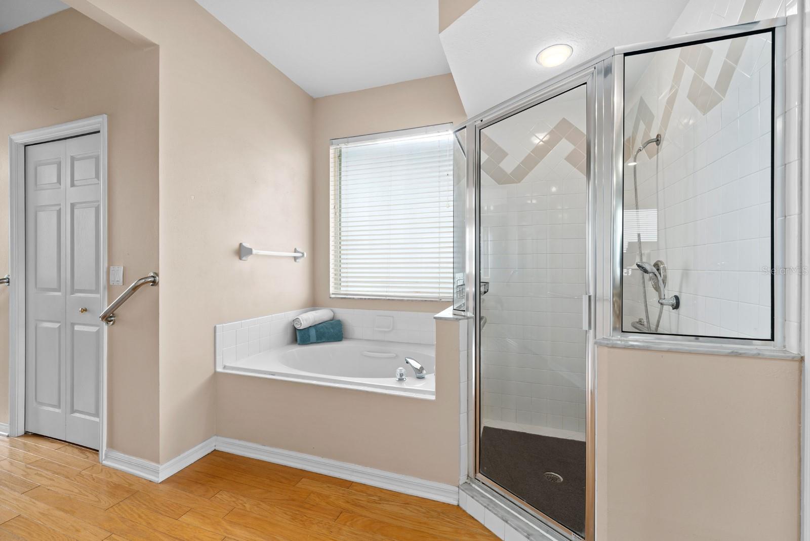 Image 15 of 37 For 4302 River Close Boulevard