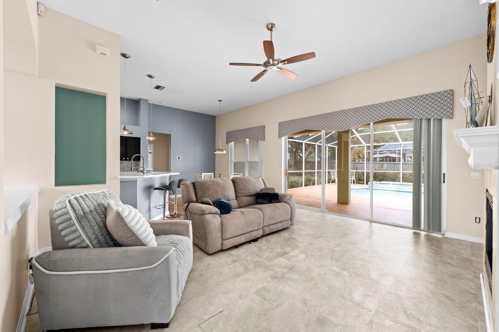 Image 23 of 37 For 4302 River Close Boulevard