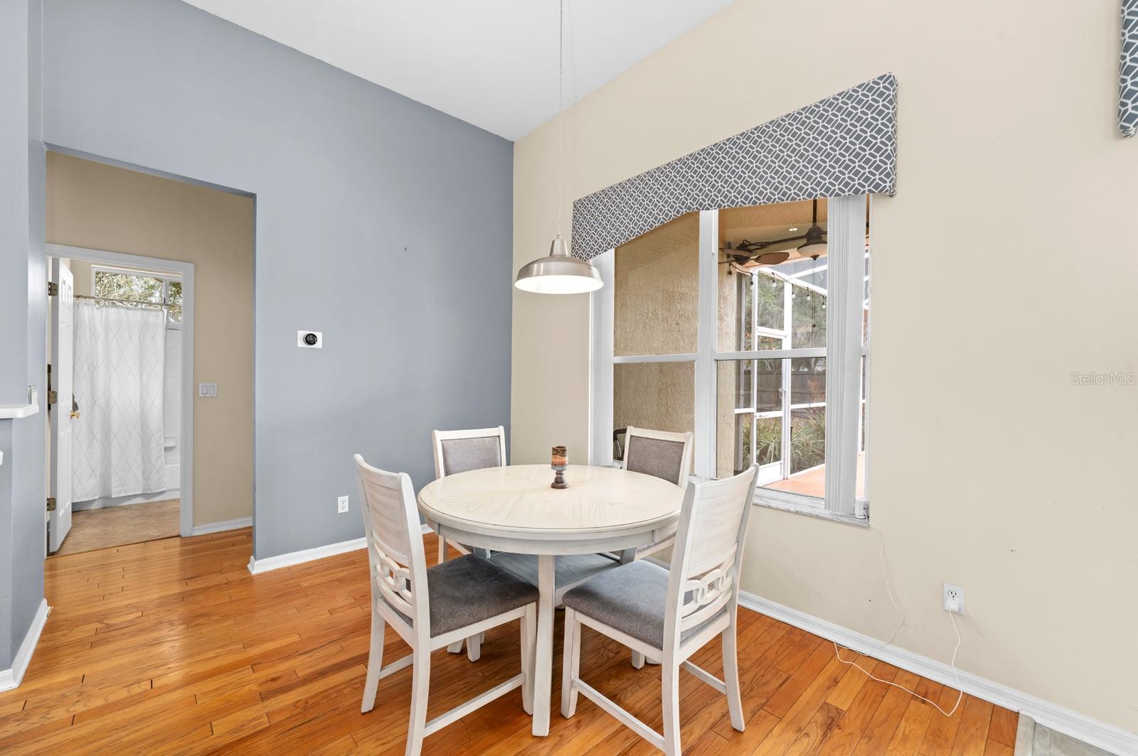 Image 26 of 37 For 4302 River Close Boulevard