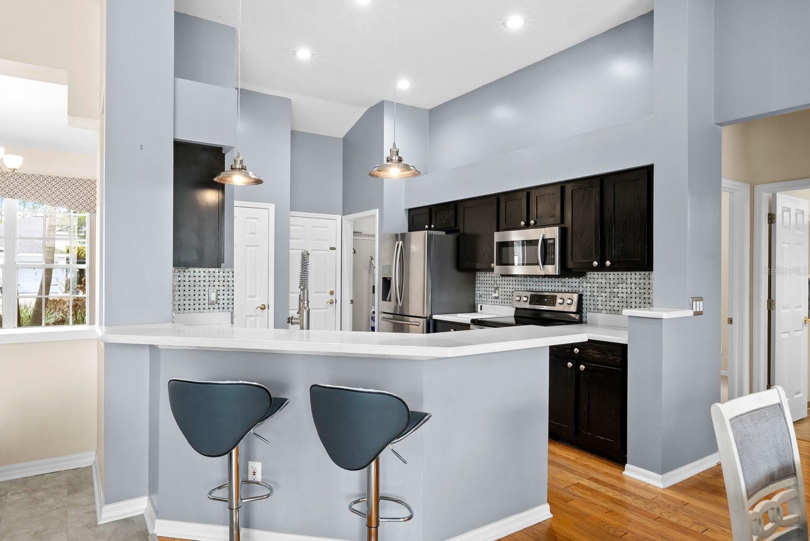 Image 5 of 37 For 4302 River Close Boulevard