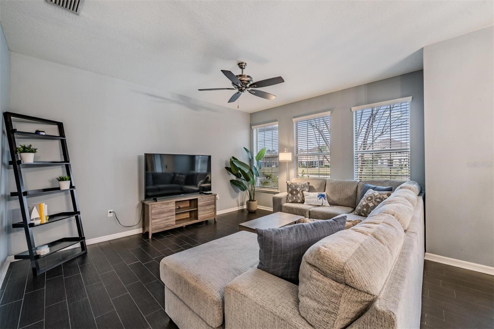 Image 12 of 40 For 7001 Interbay Boulevard 272