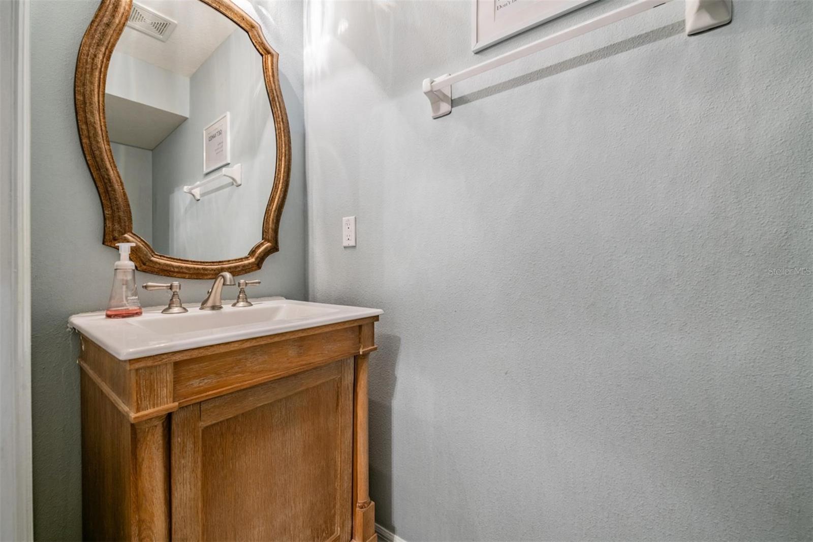 Image 24 of 40 For 7001 Interbay Boulevard 272