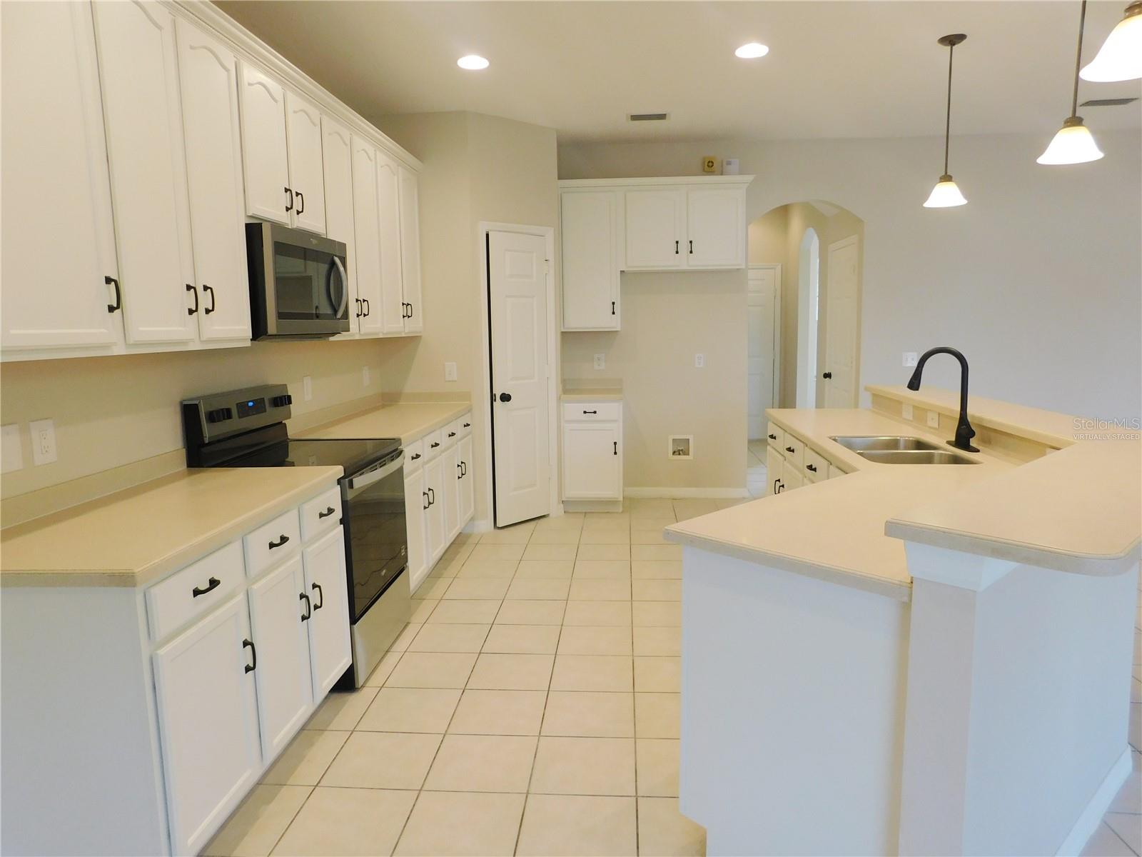 Image 6 of 46 For 12902 Cattail Shore Lane