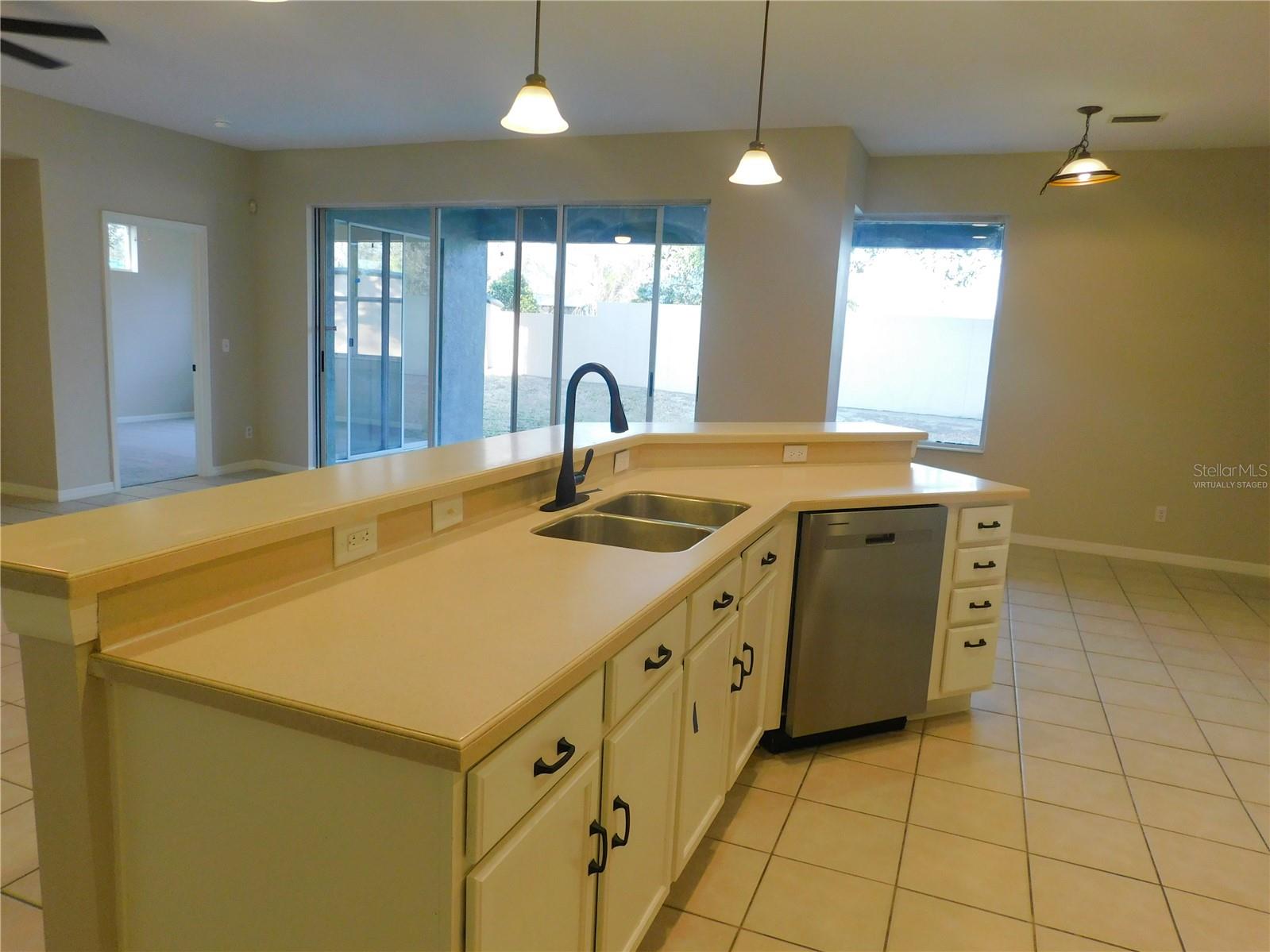 Image 7 of 46 For 12902 Cattail Shore Lane