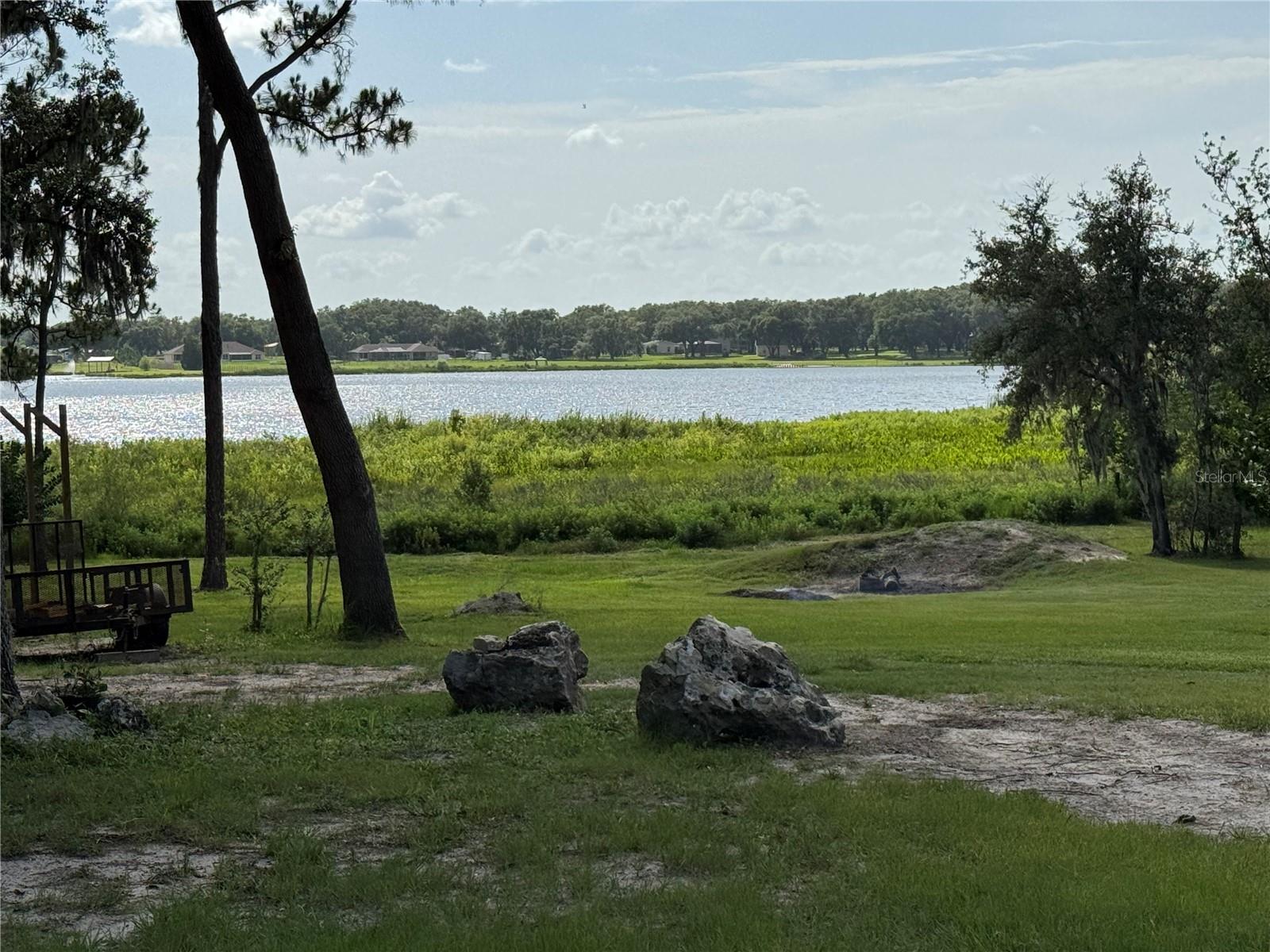 Listing photo id 4 for 30400 Hillside Lane